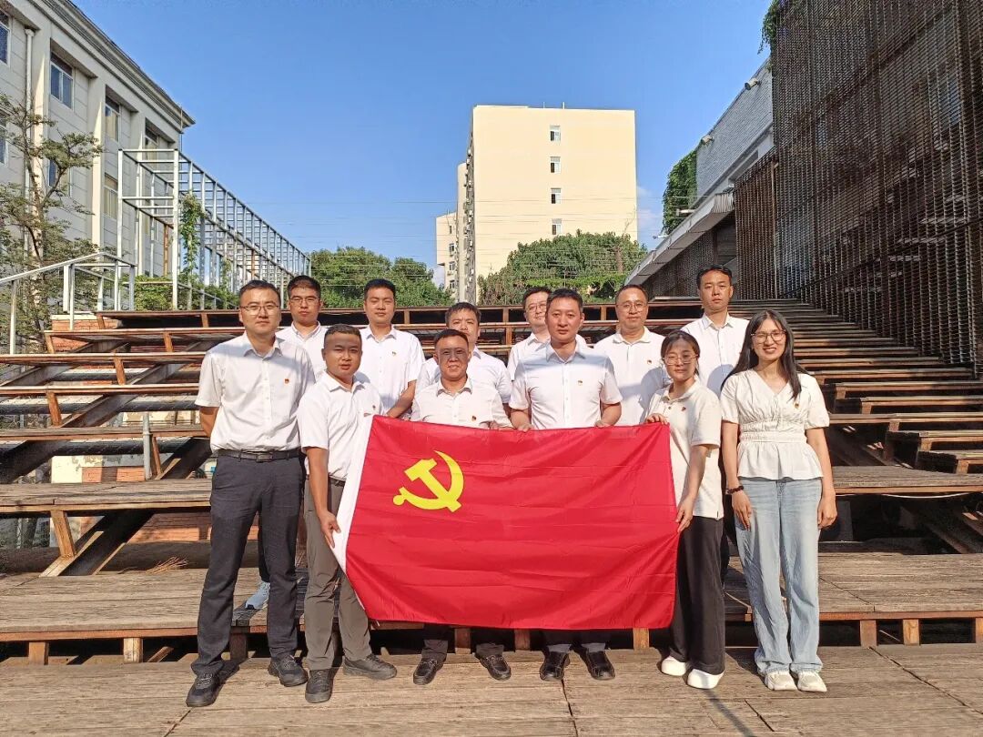 建科党建 | 建科运营所属世纪图景与中建三局智能开展党建共建活动